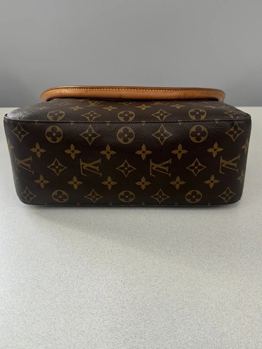 Vintage Authentic Louis Vuitton Looping GM Monogram Canvas Tote